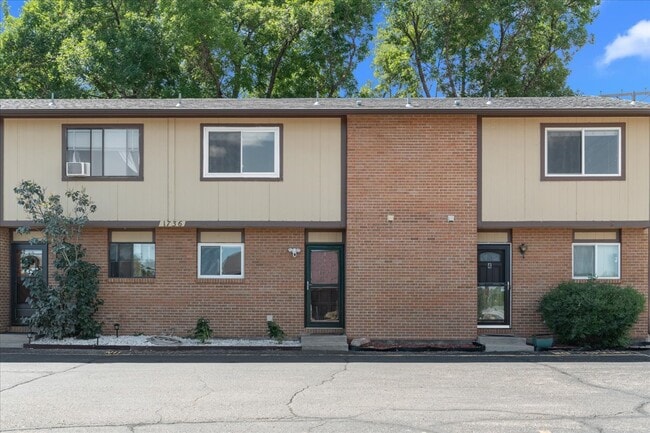 Building Photo - 1736 Palm Dr Unit 3 Rental