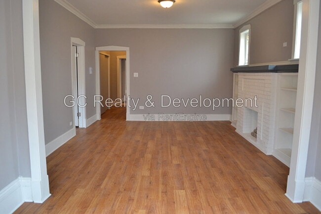 Photo - 4820 N Springfield Ave Unit 4