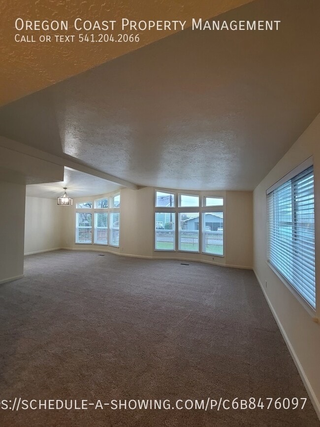 Photo - 7020 Glen Ave