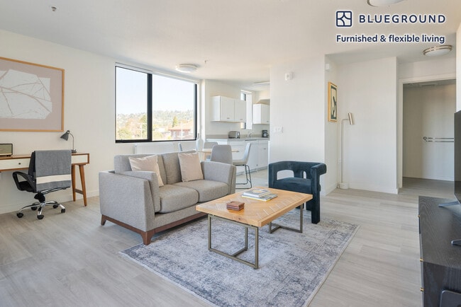 Photo - 1698 University Ave Unidad FL4-ID2126