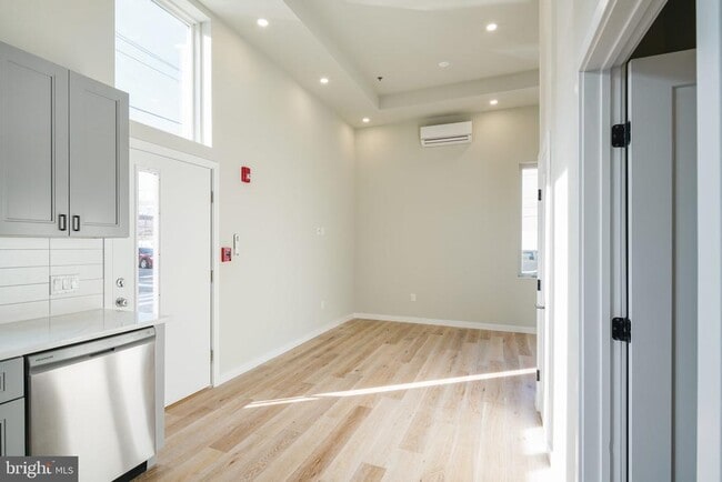 Building Photo - 1501 N 5th St Unit 2