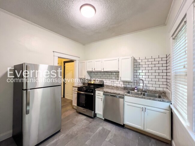 Photo - 1489 Faxon Ave