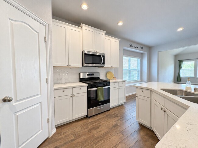 140 Kelly St