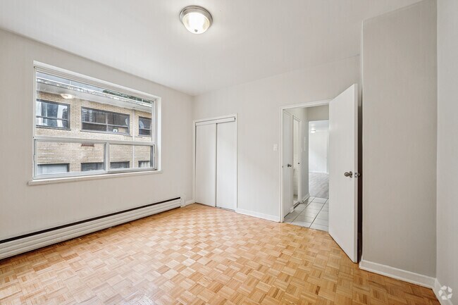 1BR, 1BA - Bedroom - WELLINGTON APARTMENTS