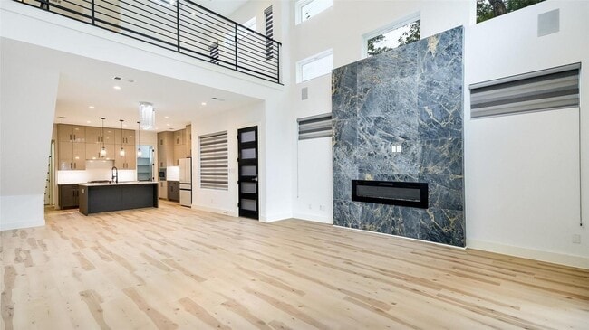 Photo - 2318 Arroyo Ave