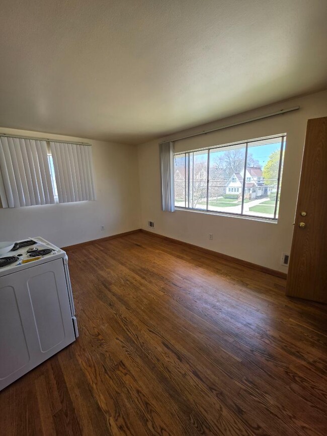 Photo - 8641 W Lapham St