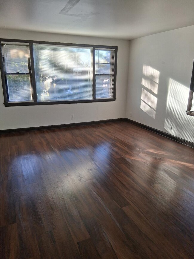 Photo - 4900 N 40th St