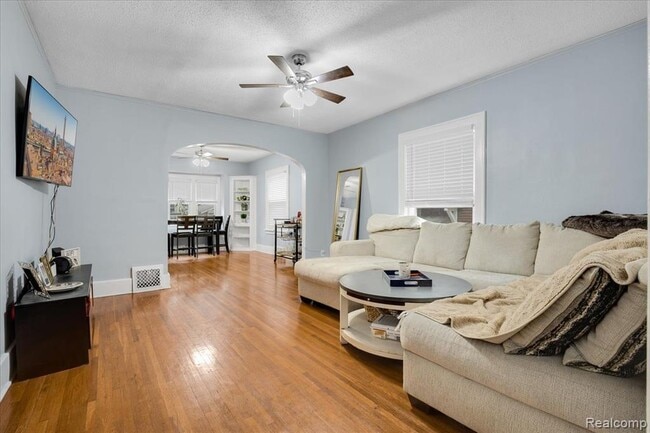 Photo - 526 N Washington Ave