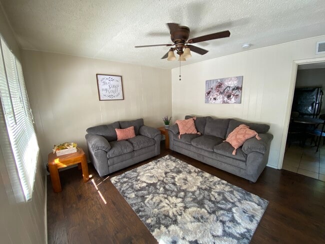Building Photo - 1050 W Allen Ave Unit 1056