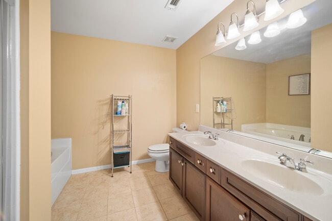 Photo - 1094 N Village Dr Townhome
