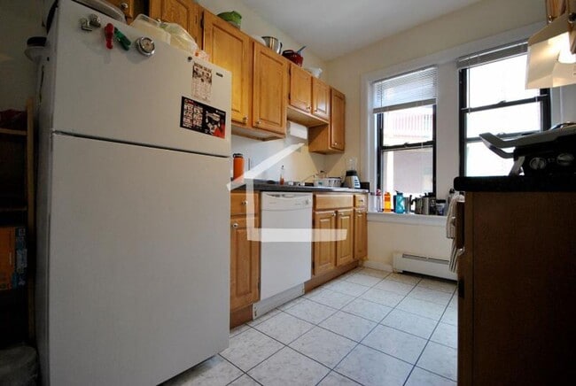 Photo - 1950 Beacon St