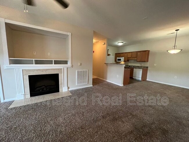 Photo - 621 Marshtree Ln