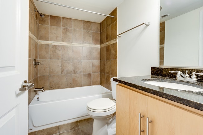 Photo - Simon Cycle Building - 10 W. Broad St.