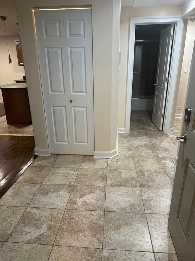 Photo - 2941 W Belle Plaine Ave Unit GC