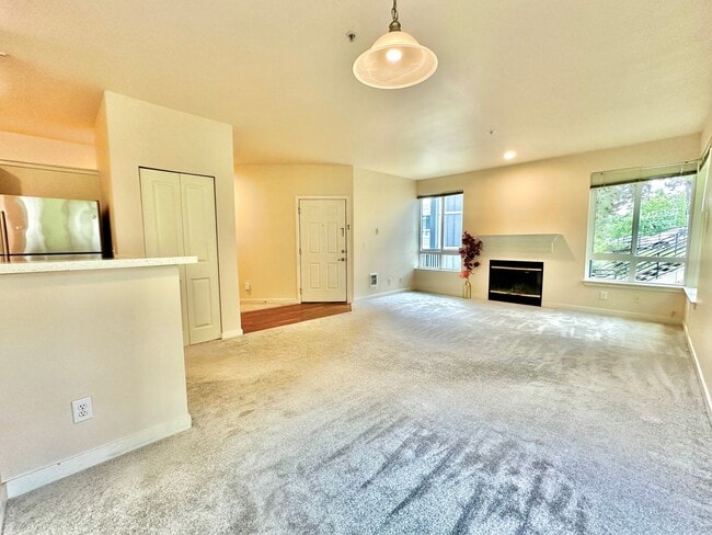 Building Photo - Beautiful 2BR|2BA with Washer and Dryer, T... Rental