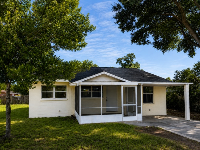Building Photo - Beautiful 3BR/1BA Lakeland Home with Bonus Room Near Southeastern University!