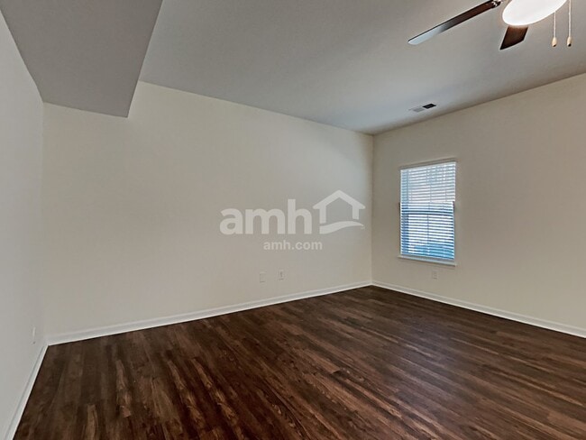 Photo - 5066 Twin River Dr