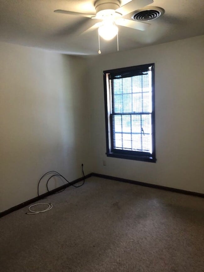 Photo - 118 Briarwood Cir