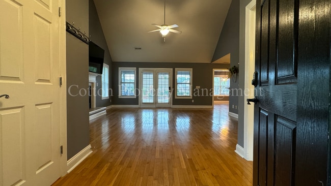 Photo - 6014 Northshore Dr