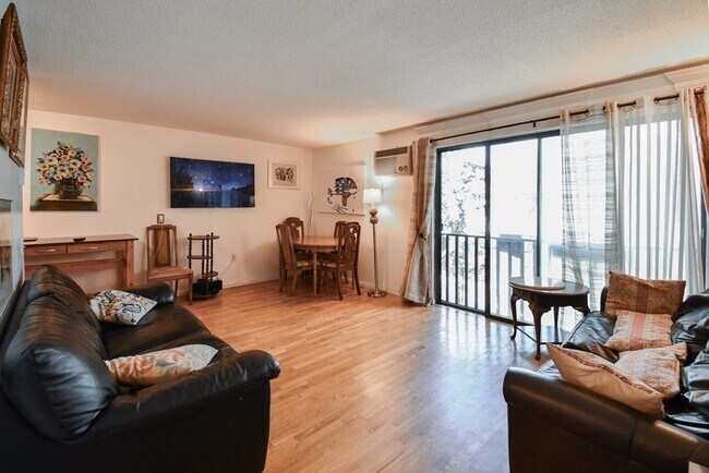 Photo - 172 River St Unidad A8