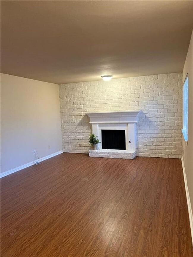 Photo - Arbor Village Condominium / Beautiful Update Unit / Refrigerator, Washer & Dryer included