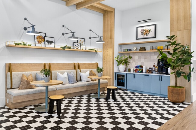 Cafe Area - Echelon at Charlotte