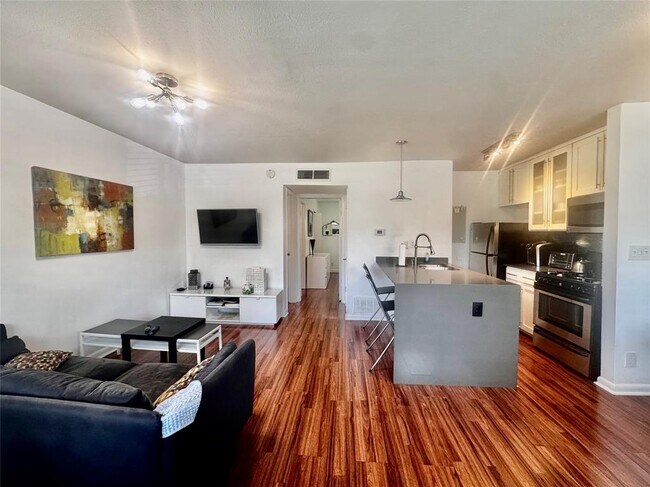 Photo - 1202 Newning Ave Unit 307