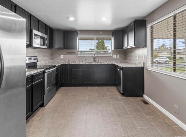 227 E Diamond St Unidad Main