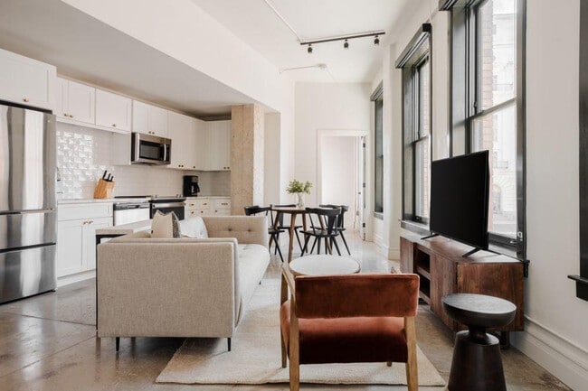 Building Photo - 505 E Travis St Unit ID1267117P