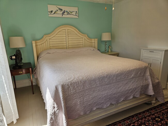 Luxury King Mattress. - 11 Circle St Unit #2