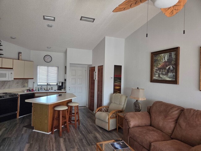 Photo - 4915 Casablanca Cir Unit H 22