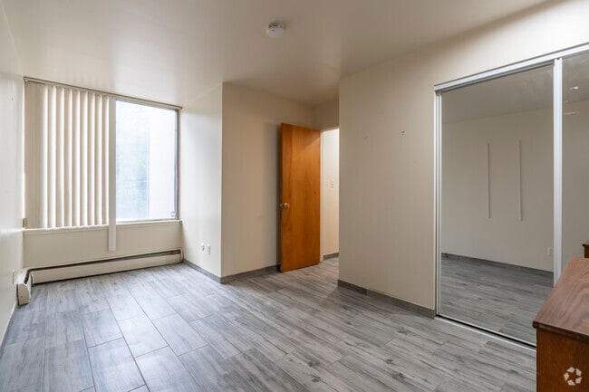 2 habitaciones, 1 baño - 850 pies cuadrados - Balcón - Dormitorio 2