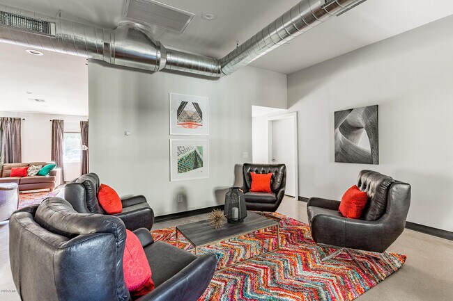 Photo - 7505 E Main St