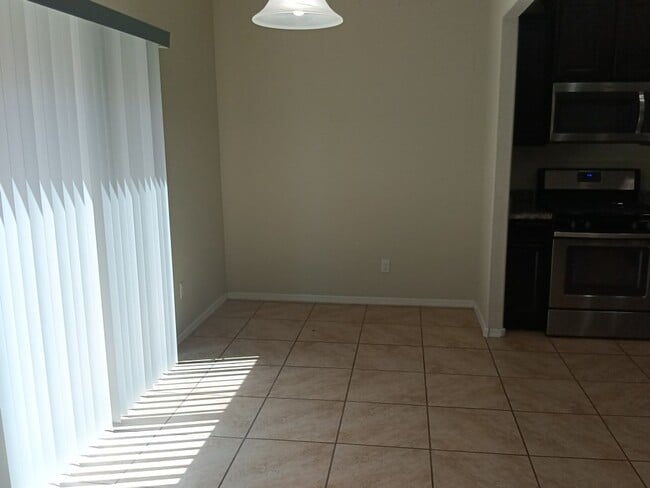 Photo - 4 Bedroom, 3 Bathroom! Lovely Home!