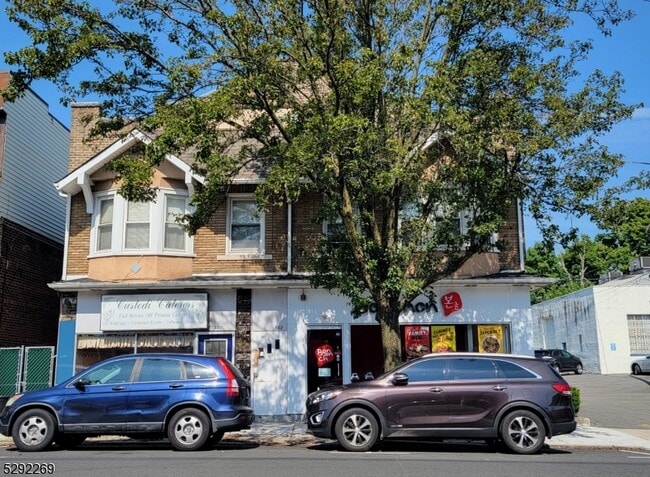 Building Photo - 551 Franklin Ave Unit 2R