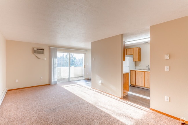 1BR, 1BA - 692 SF