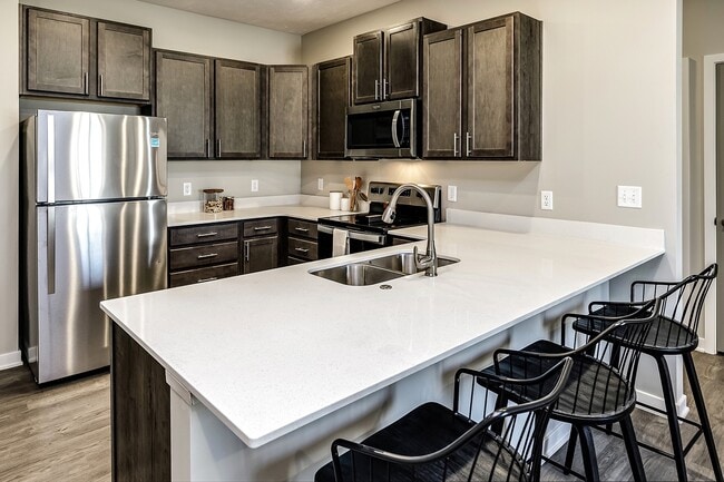1BR, 1BA - Girard