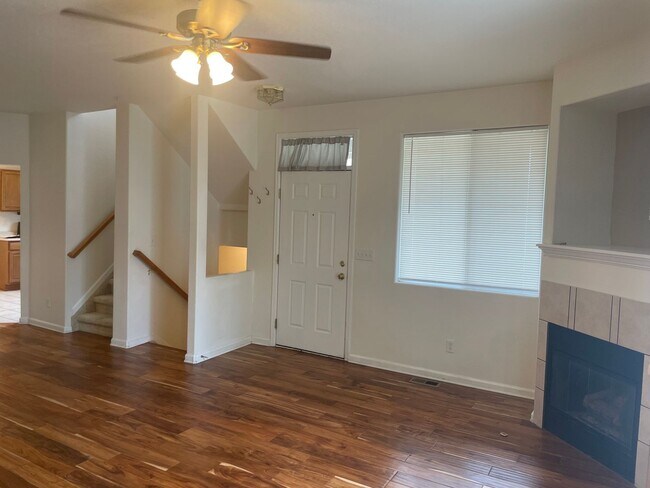 Photo - Spacious 3 Bed, 2.5 Bath Townhome in Rigde...