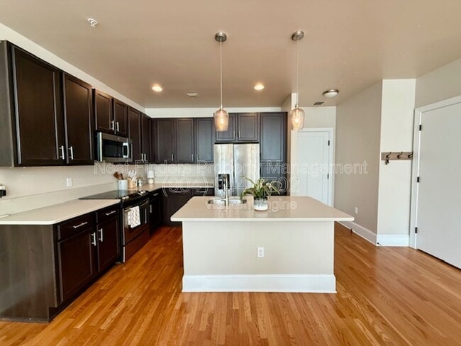 2525 College St Unit 2201