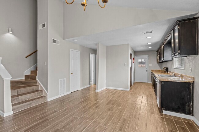 Photo - 7823 Bateman Ln Unit 7823