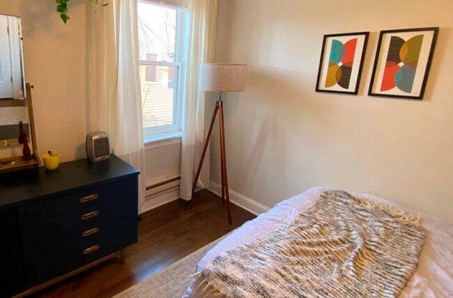 Photo - 1425 W Hutchinson St Unit 1