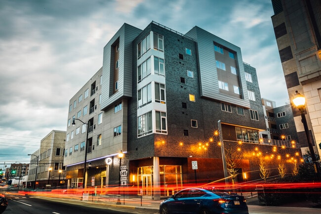 STRATA - Strata Flats