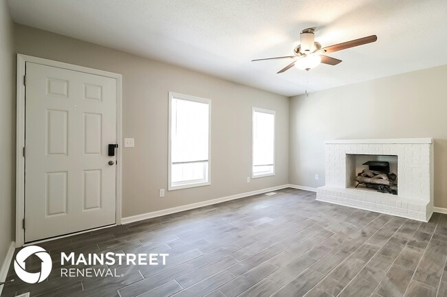 Photo - 127 Kinnis Creek Dr