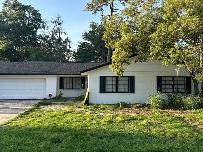 Photo - 2643 Balkan St