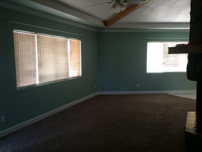 803 Navajo Ln