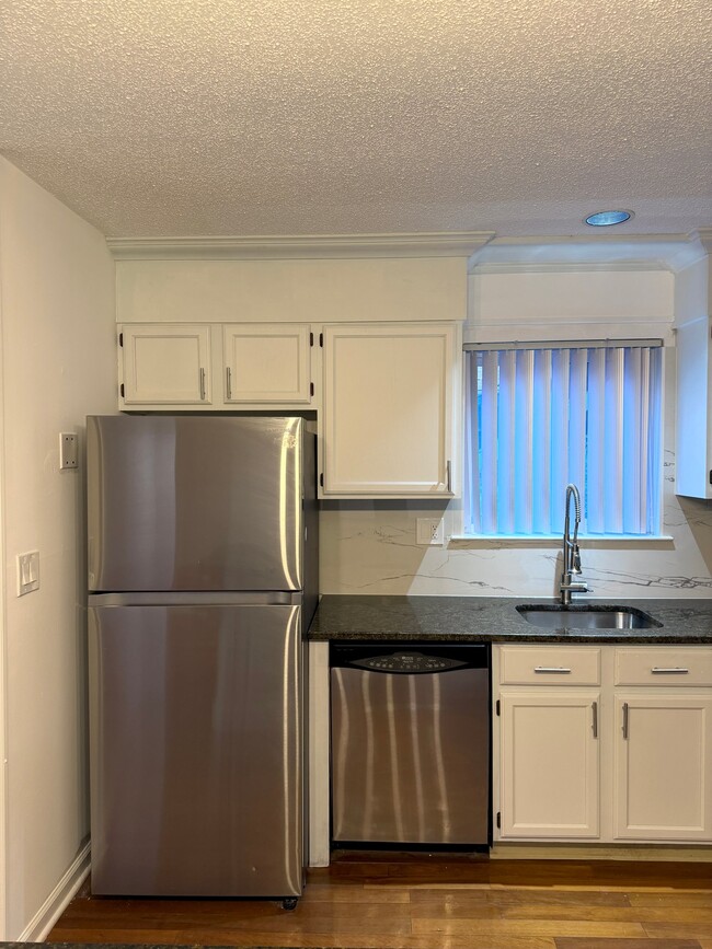 Photo - 703 Meadow Woods Ln