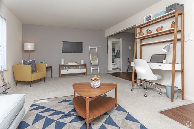 1BR, 1BA - 625 SF