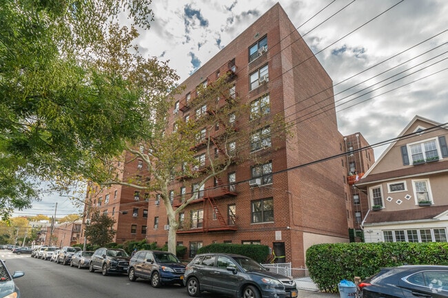 Photo - 2680 E 19th St