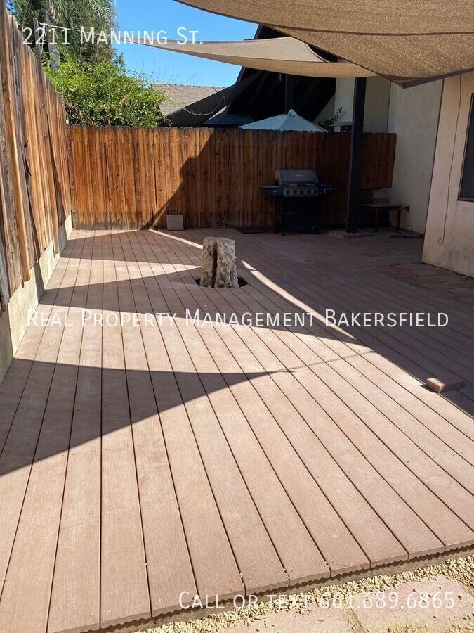 Photo - 2211 Manning St