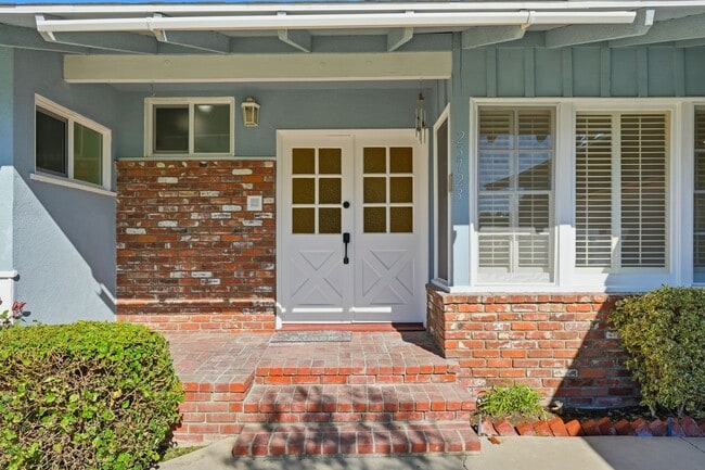 Photo - 23723 Aetna St